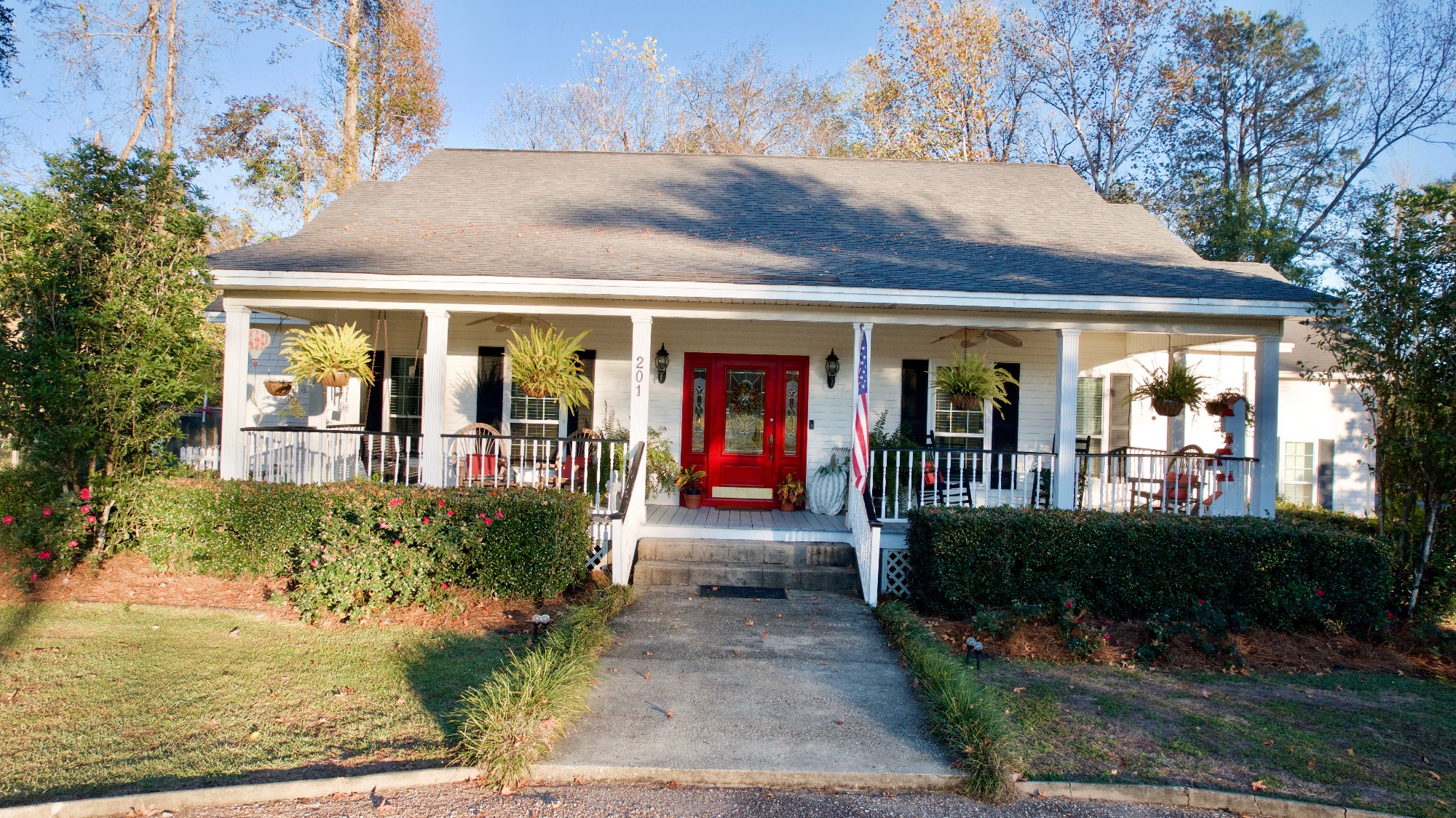 Charming Creole Cottage with Golf Course Views in Jackson, Alabama